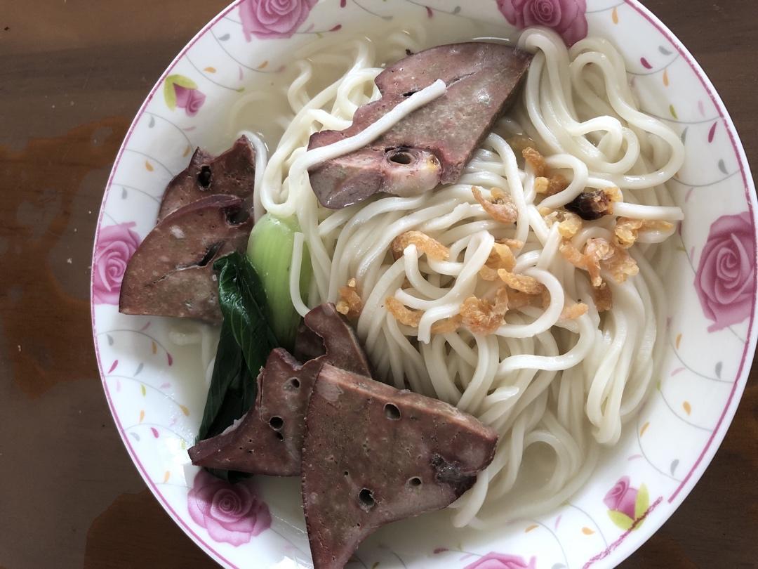 营养滋补菠菜猪肝汤面