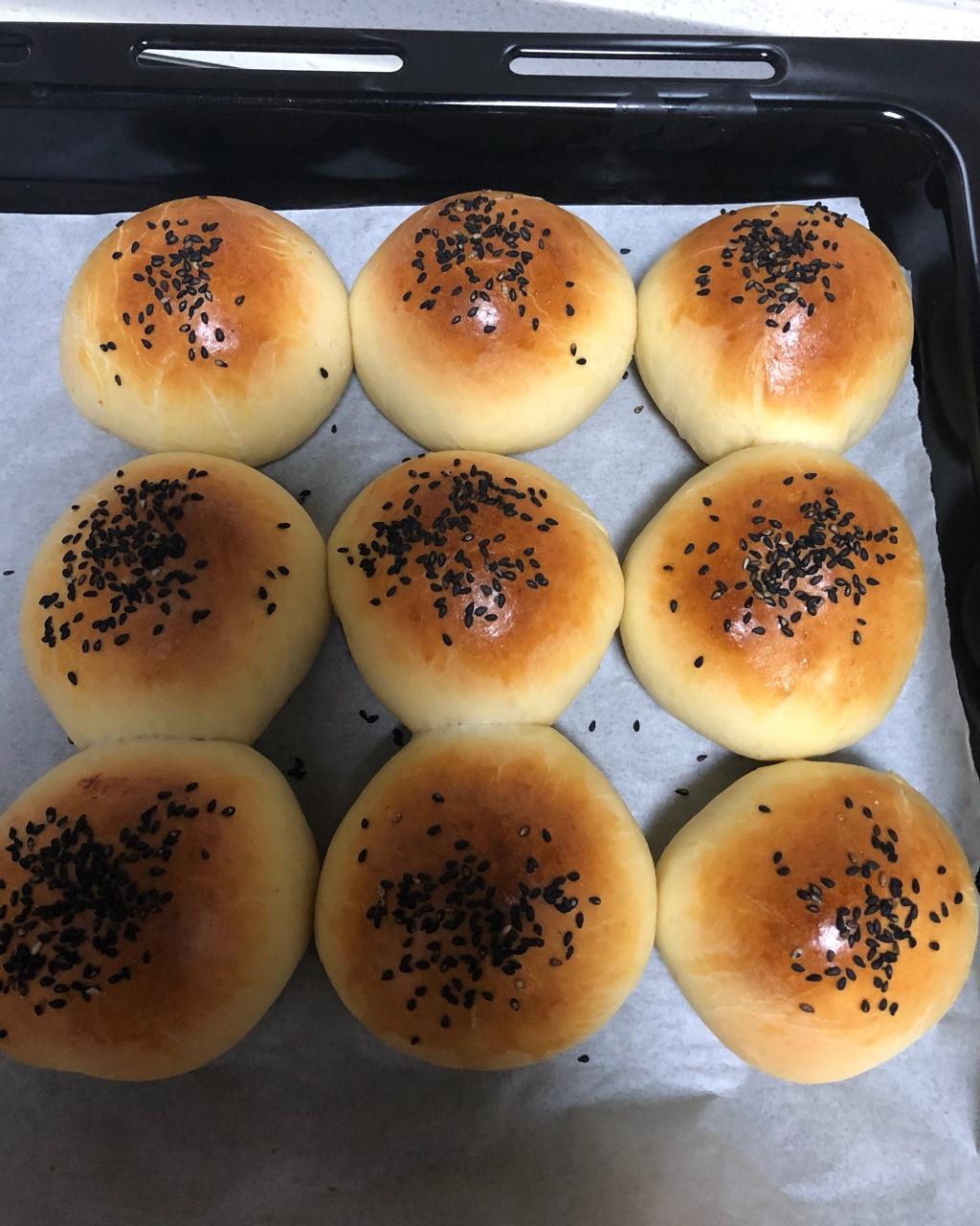 如棉花般松软的海苔肉松面包