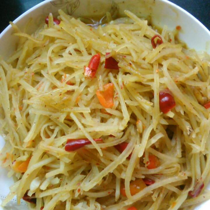 酸辣土豆丝-不用再愁不辣不酸了