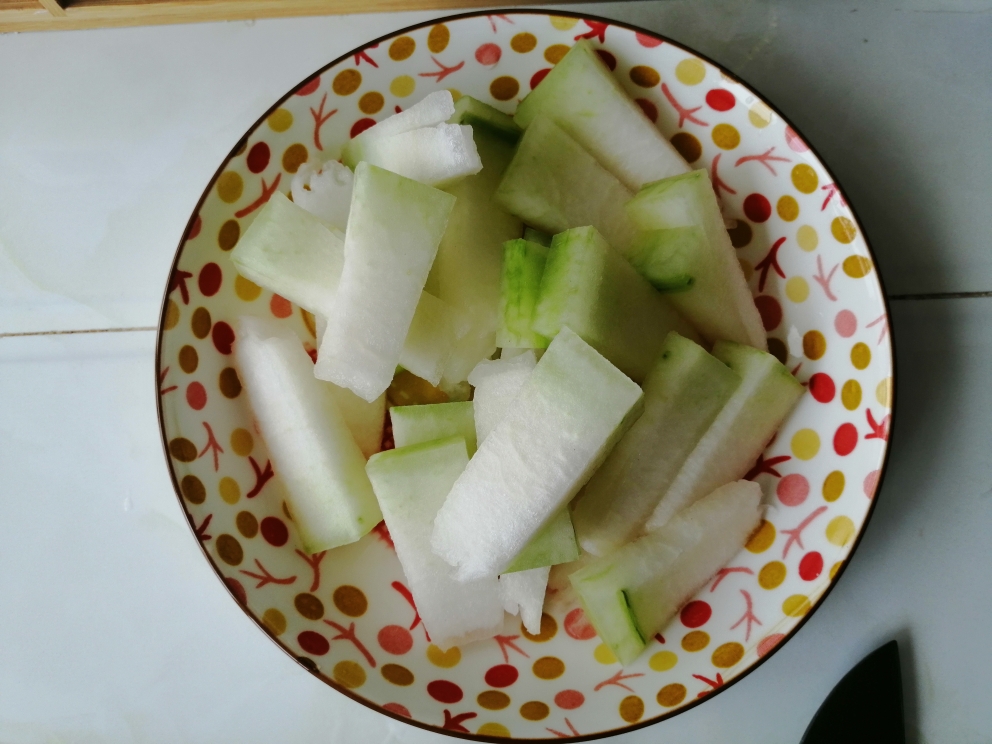 打破减肥瓶颈期的鲜美冬瓜汤的做法 步骤1