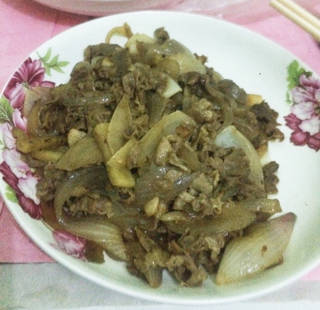 洋葱肥牛饭
