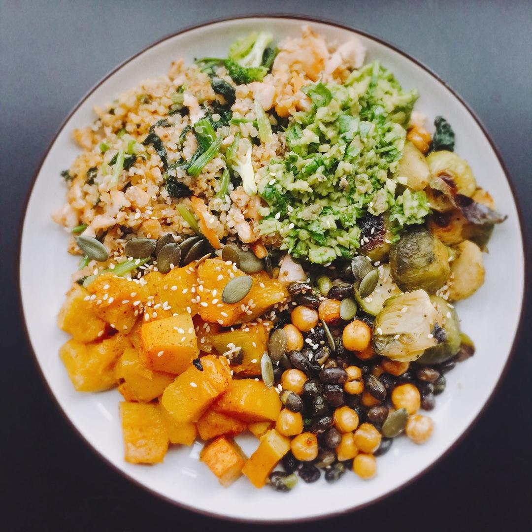 红薯黑豆藜麦羽衣甘蓝沙律 配牛油果酱汁 Southwestern Kale Power Salad with Sweet Potato, Quinoa & Avocado Sauce