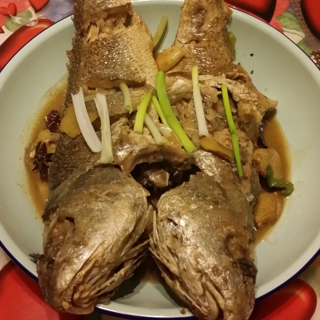 红烧黄鱼—鱼皮不破的小窍门