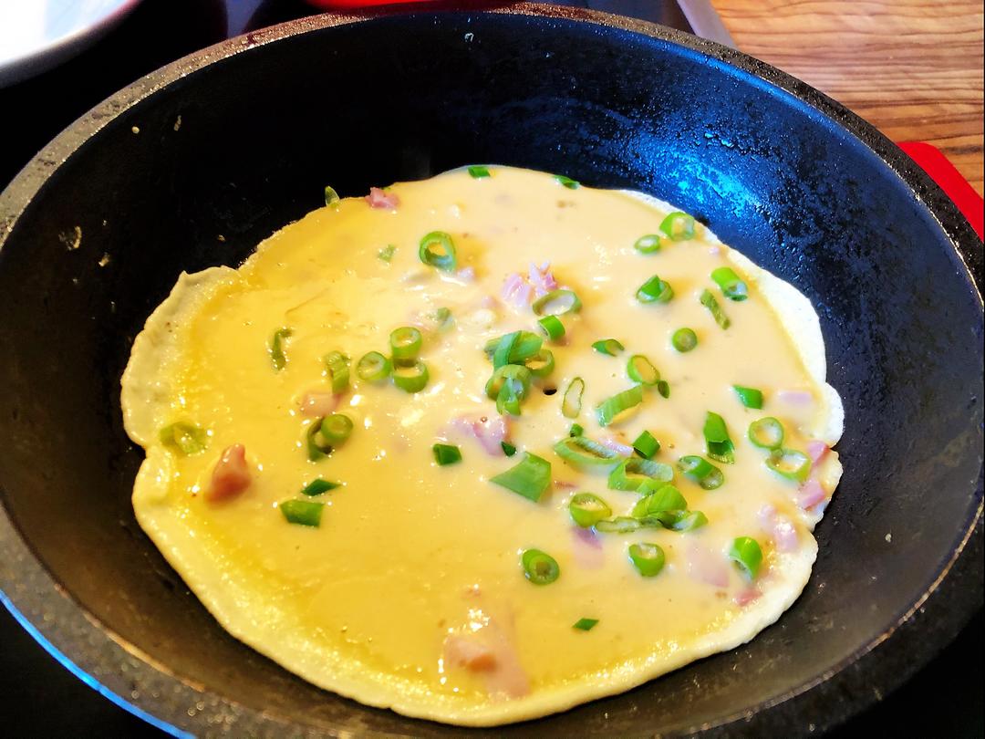 鸡蛋煎饼，葱香，火腿的做法 步骤10