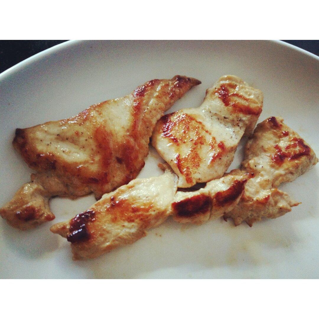 蚝油煎鸡胸肉（真的只要腌了就炒鸡嫩！（新增微波式