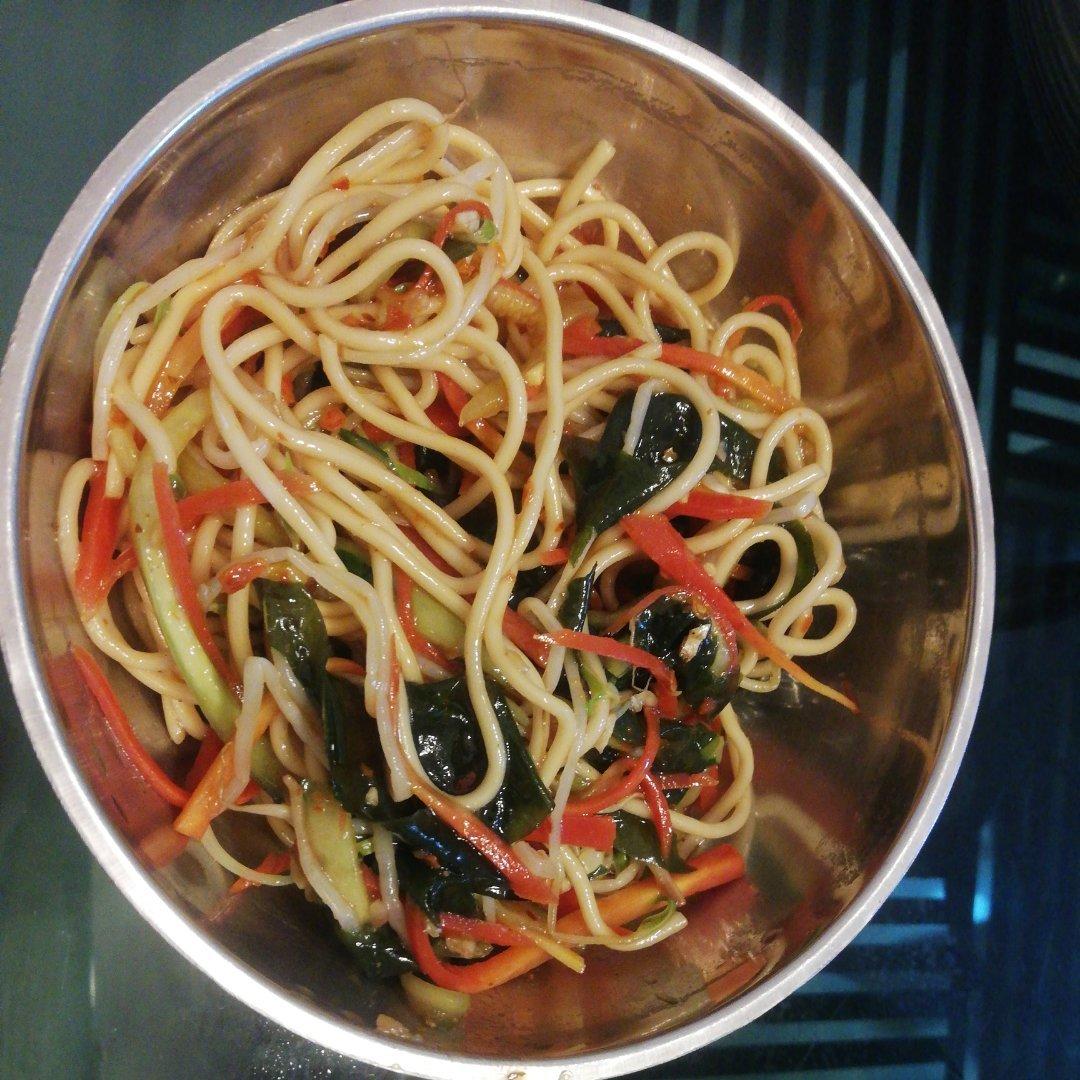 厨师长教你“四川凉面”的做法，地道的川味小吃，先收藏起来咯