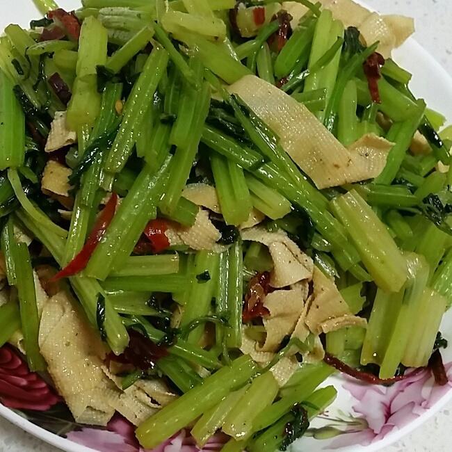 芹菜炒千张