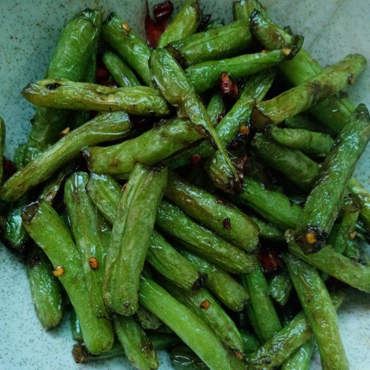非常简单美味的家常菜～干煸四季豆