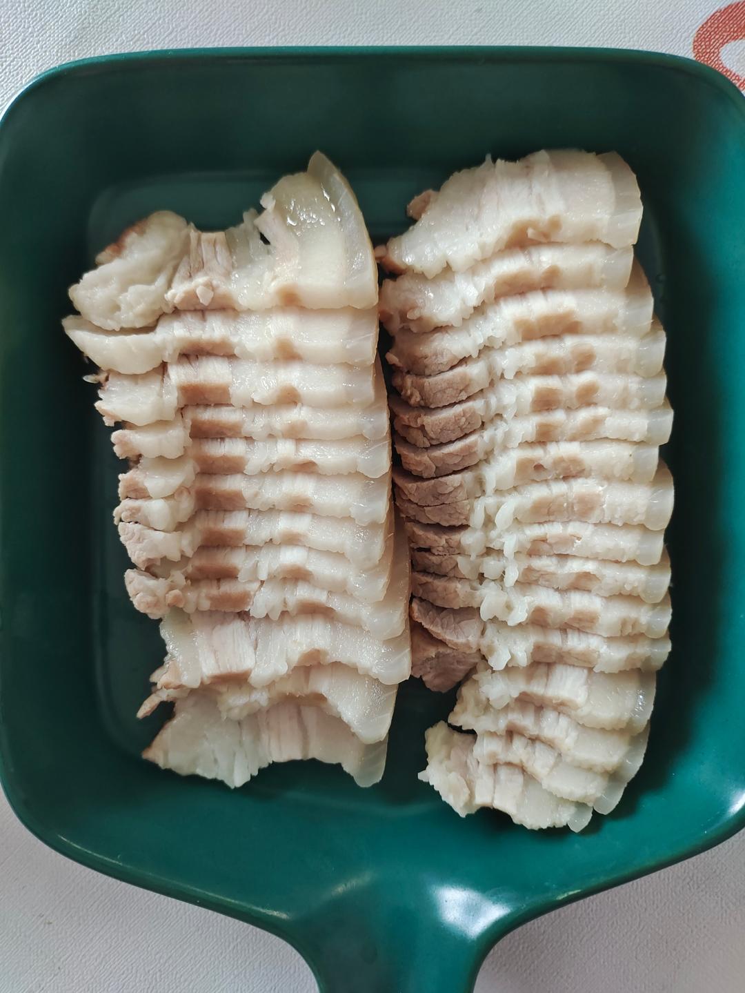 有时候，真的忍不住，搞一盘蒜泥白肉