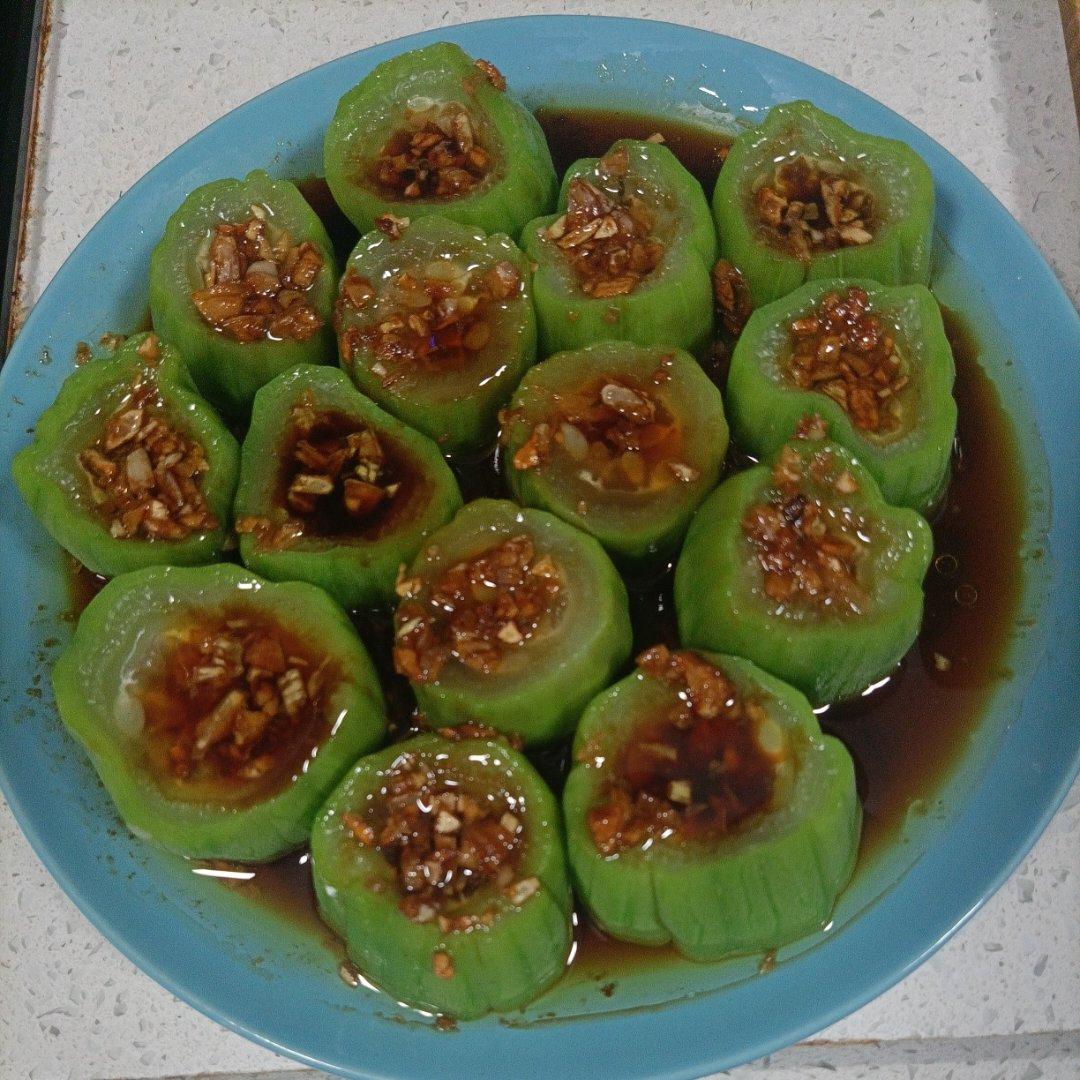 只需要五分钟就可以的美味蒜蓉蒸丝瓜