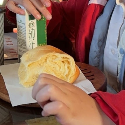 奶香纯粹的重料淡奶油吐司