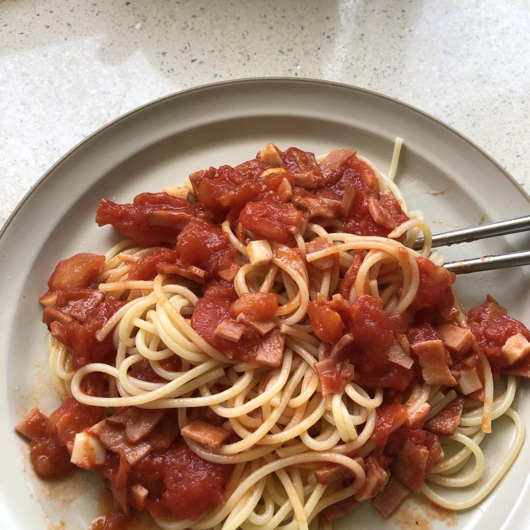 番茄意大利面