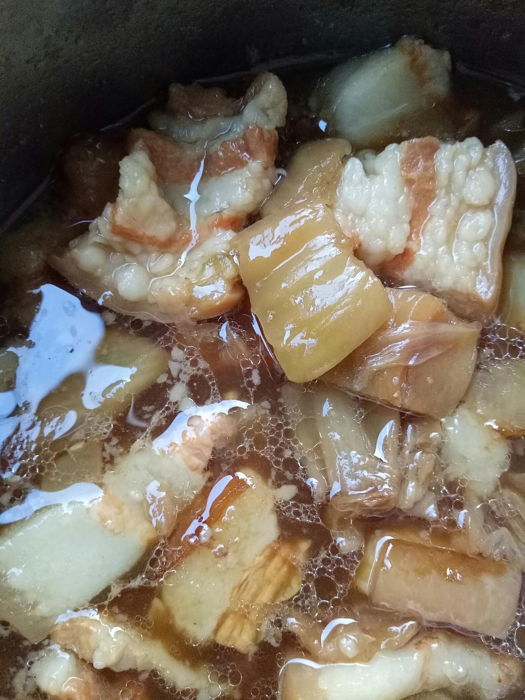 潮汕特色家常菜:贡菜煲肚肉的做法