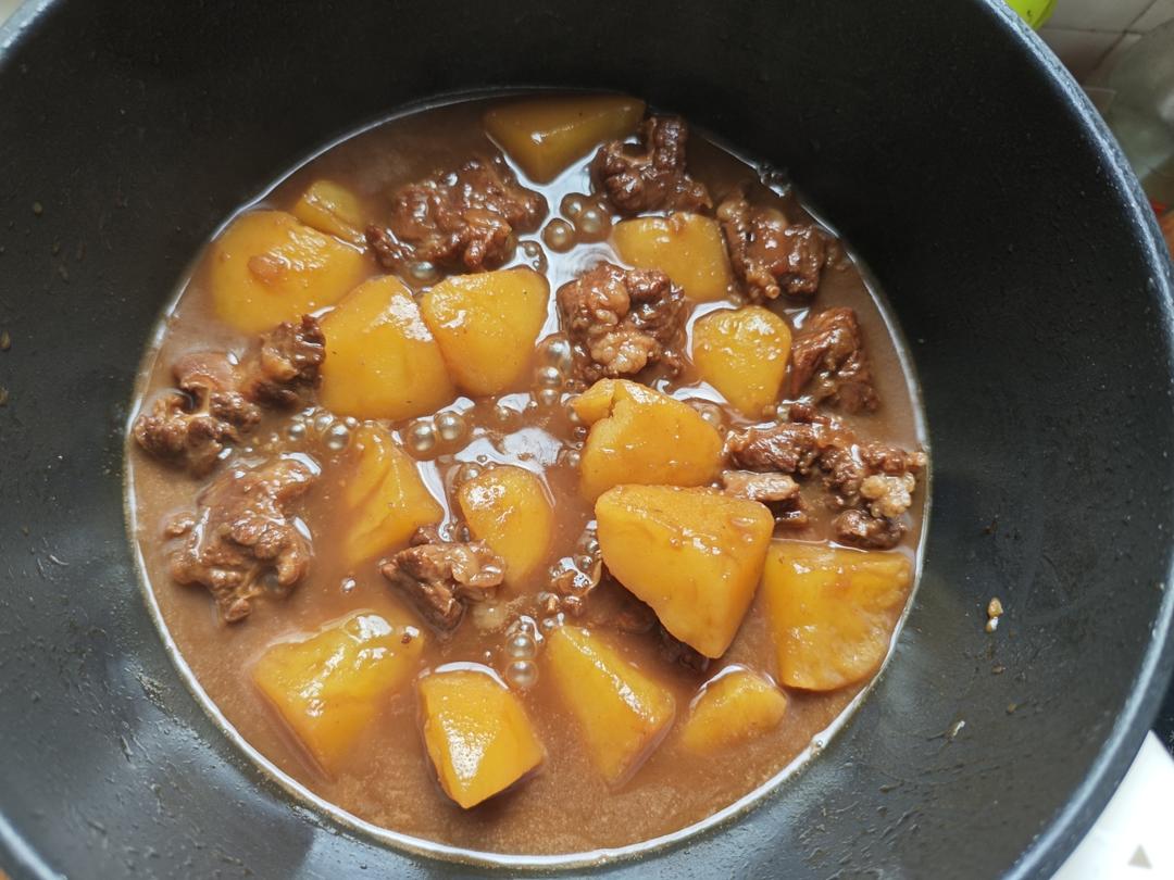 小土豆烧牛肉，红烧牛腩，好吃到舔盘