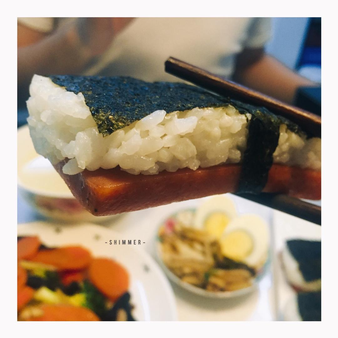 Spam Sushi Masubi 午餐肉甜蛋寿司 by あっ、 妄想グルメだ!