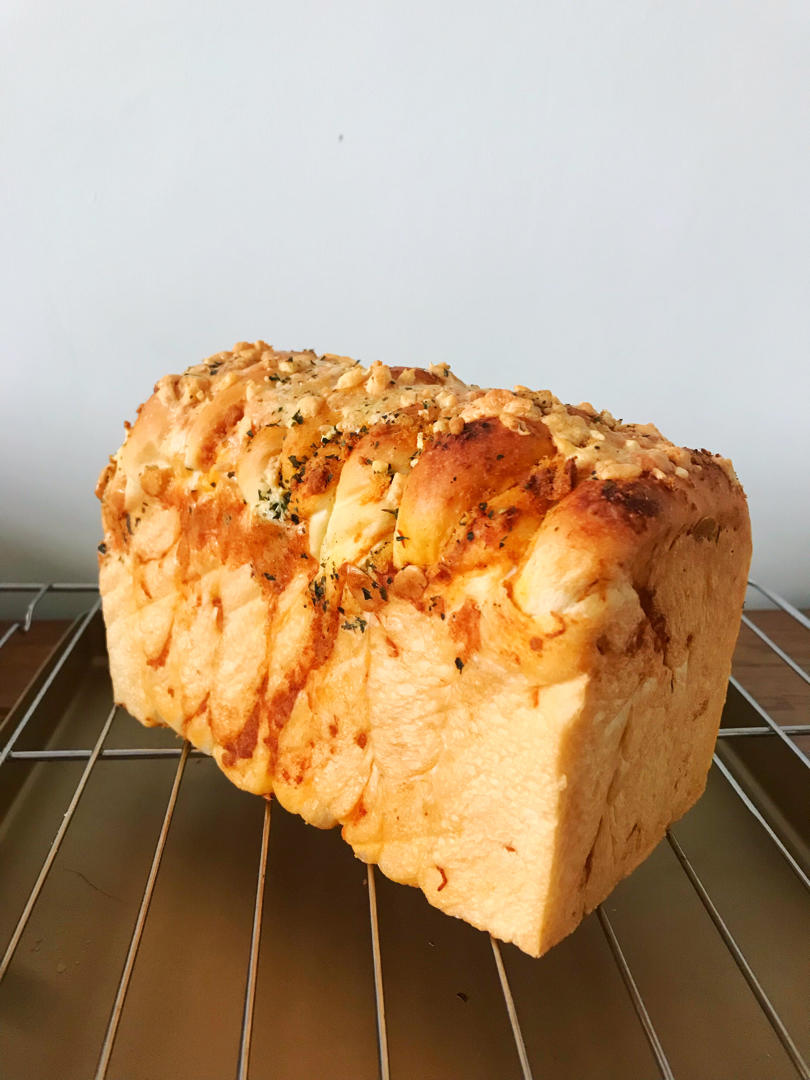 绿豆圆子5555做的肉松吐司超多料香爆马苏里拉