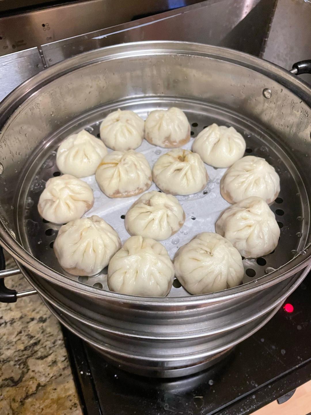 梦中情包——爆汁小笼包