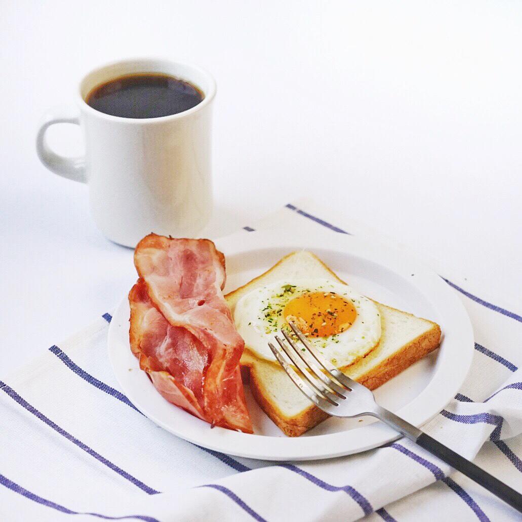 早餐套餐（培根鸡蛋吐司）