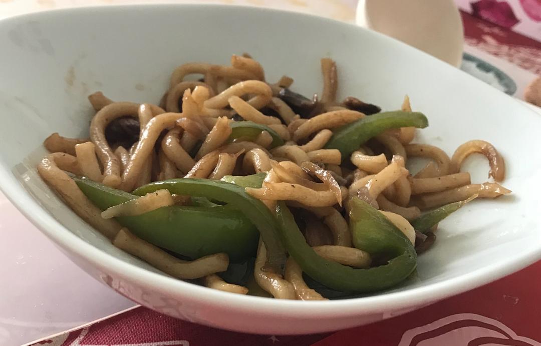黑椒牛肉炒乌冬