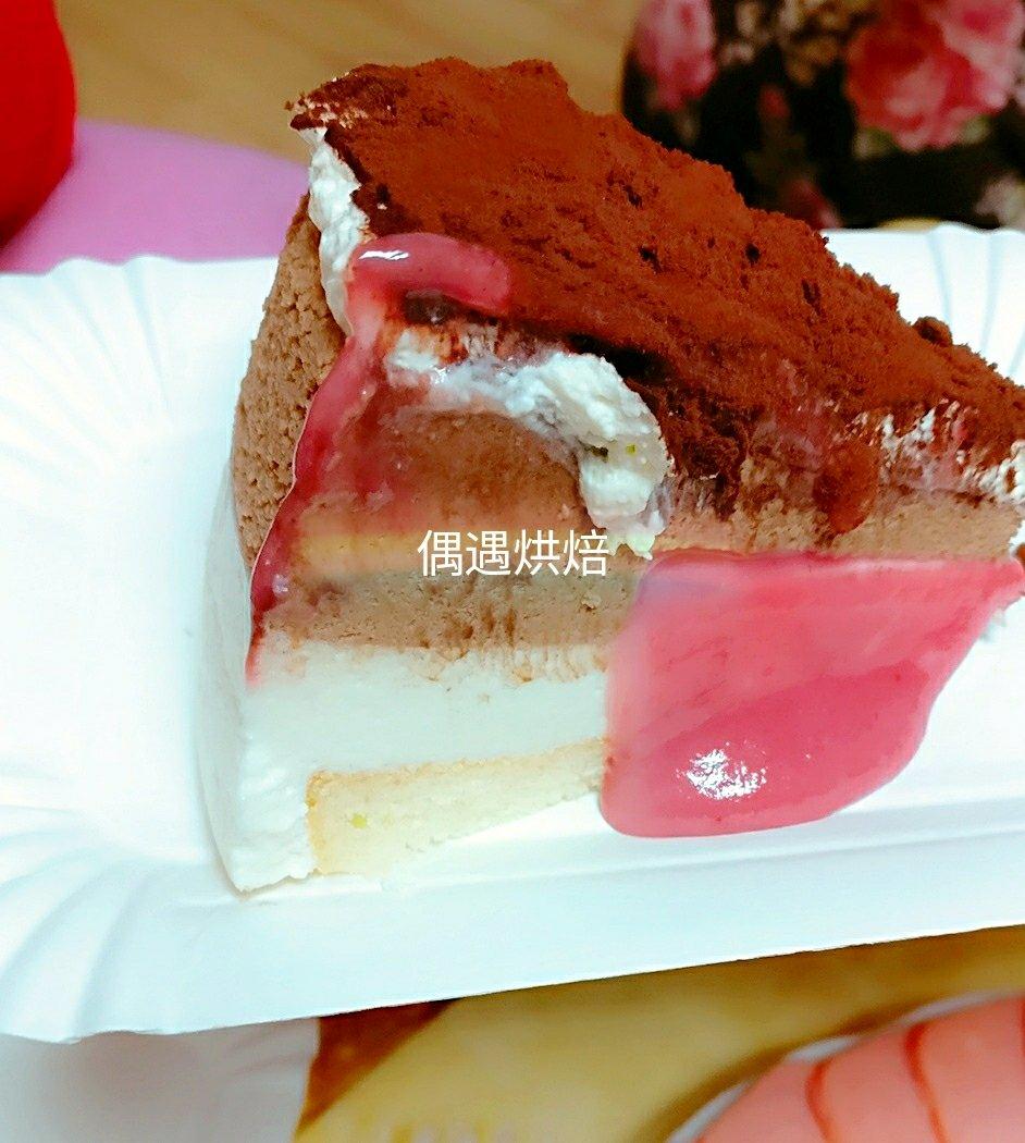 草莓流心生乳酪慕斯蛋糕