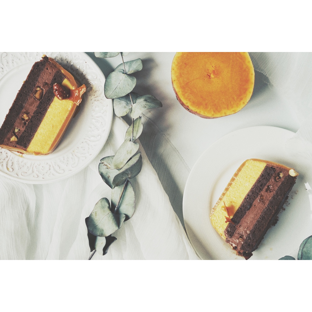 南瓜巧克力慕斯配焦糖淋面