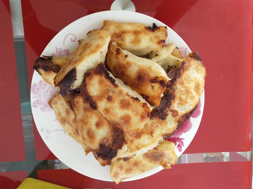 三鲜锅贴