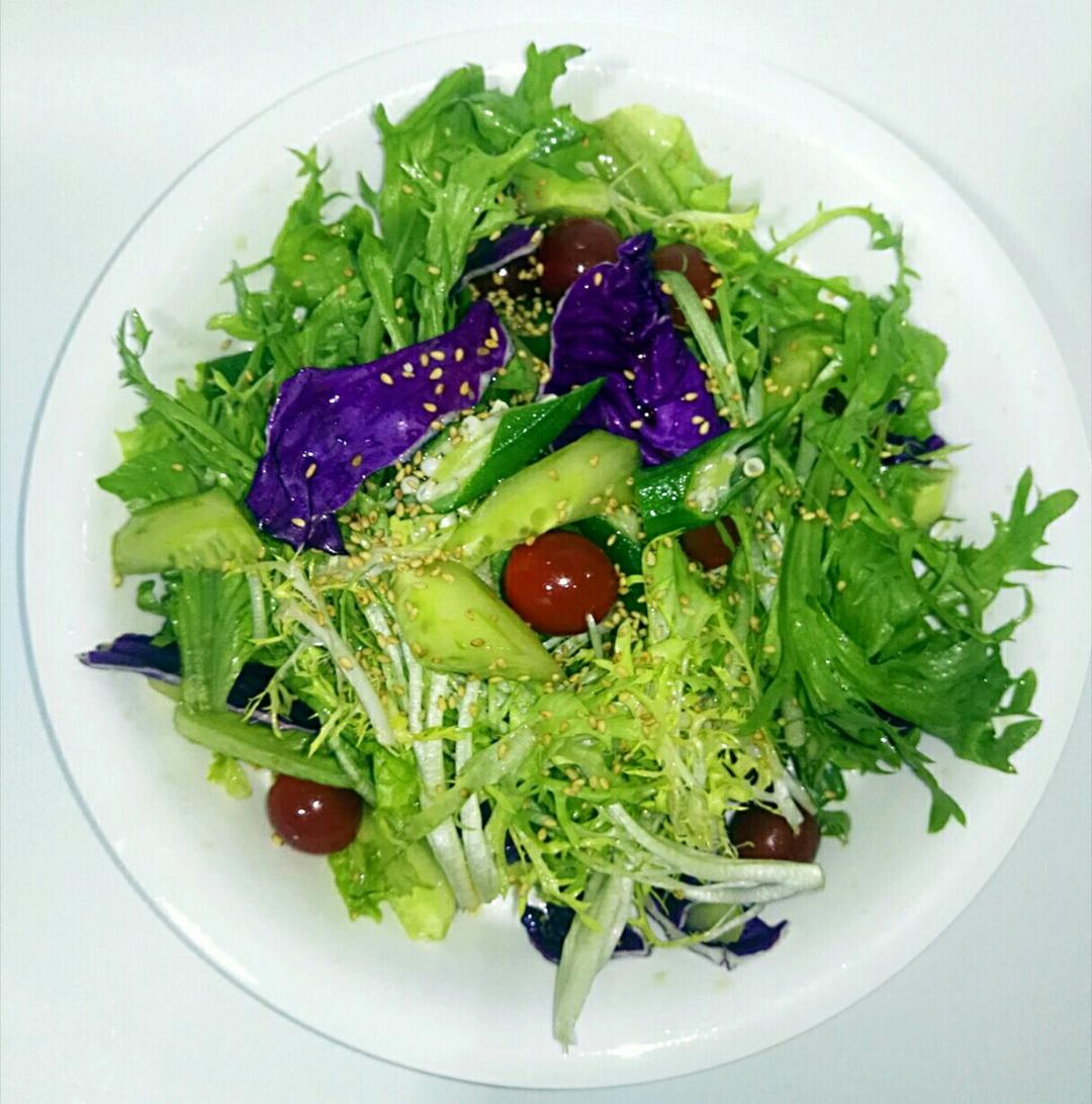 年3月15日 #晚餐2018年3月15日##七周年,我想陪你七七饭#时蔬大拌菜