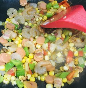 虾仁🍤培根🥓火腿芝士焗饭的做法 步骤3