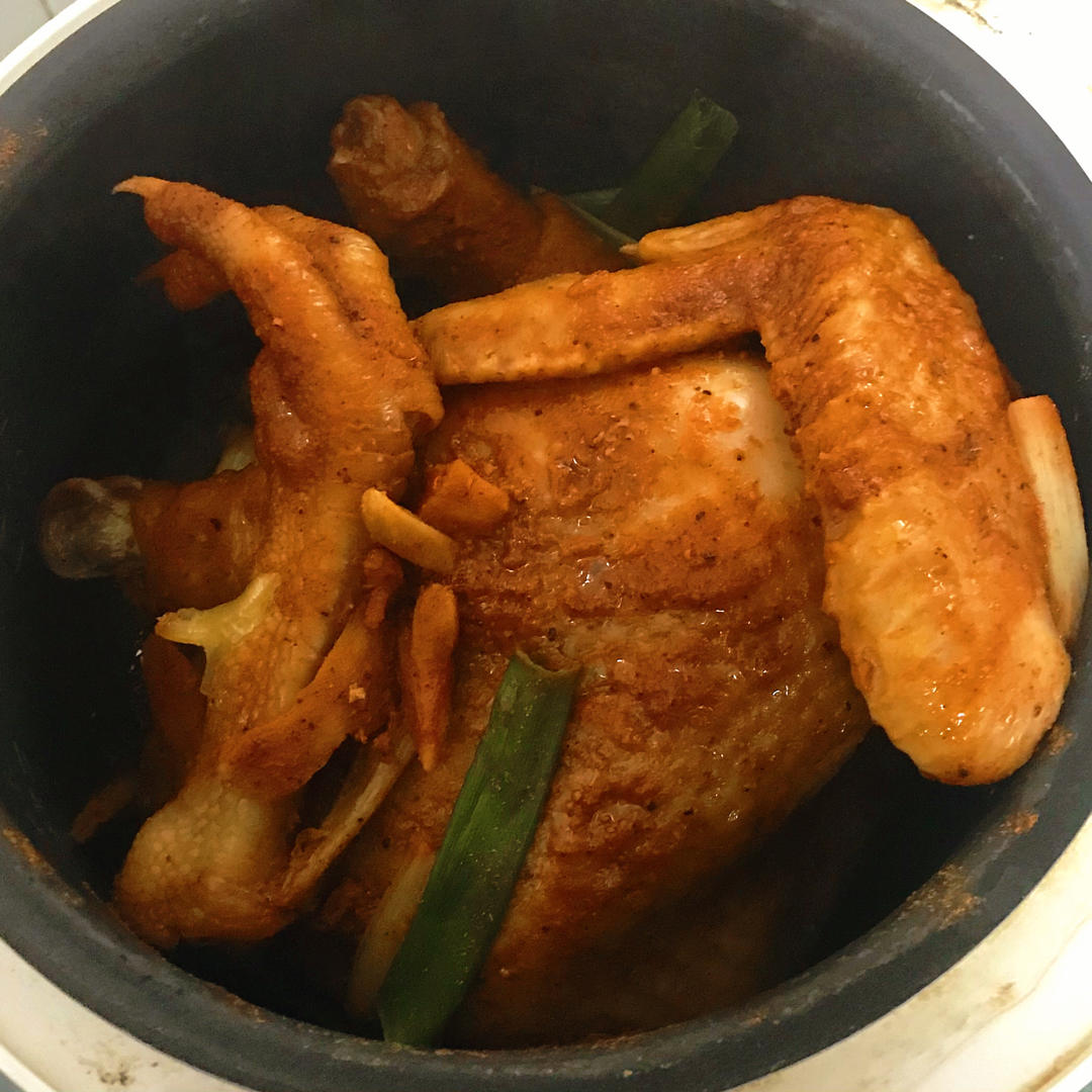 鲜嫩多汁，外酥里嫩的秘制奥尔良烤鸡