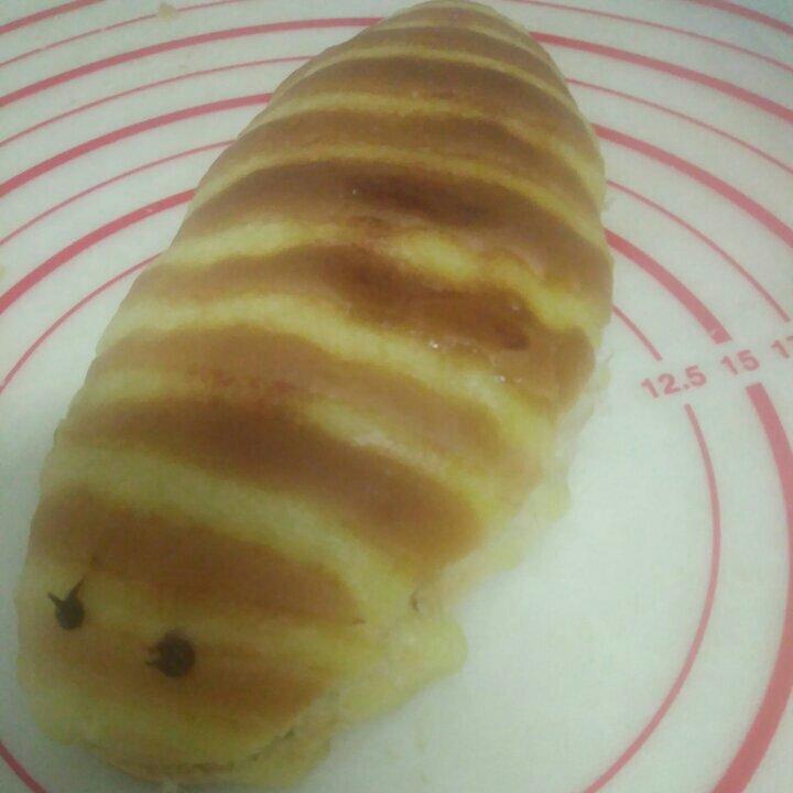 面包房里最受欢迎的毛毛虫面包