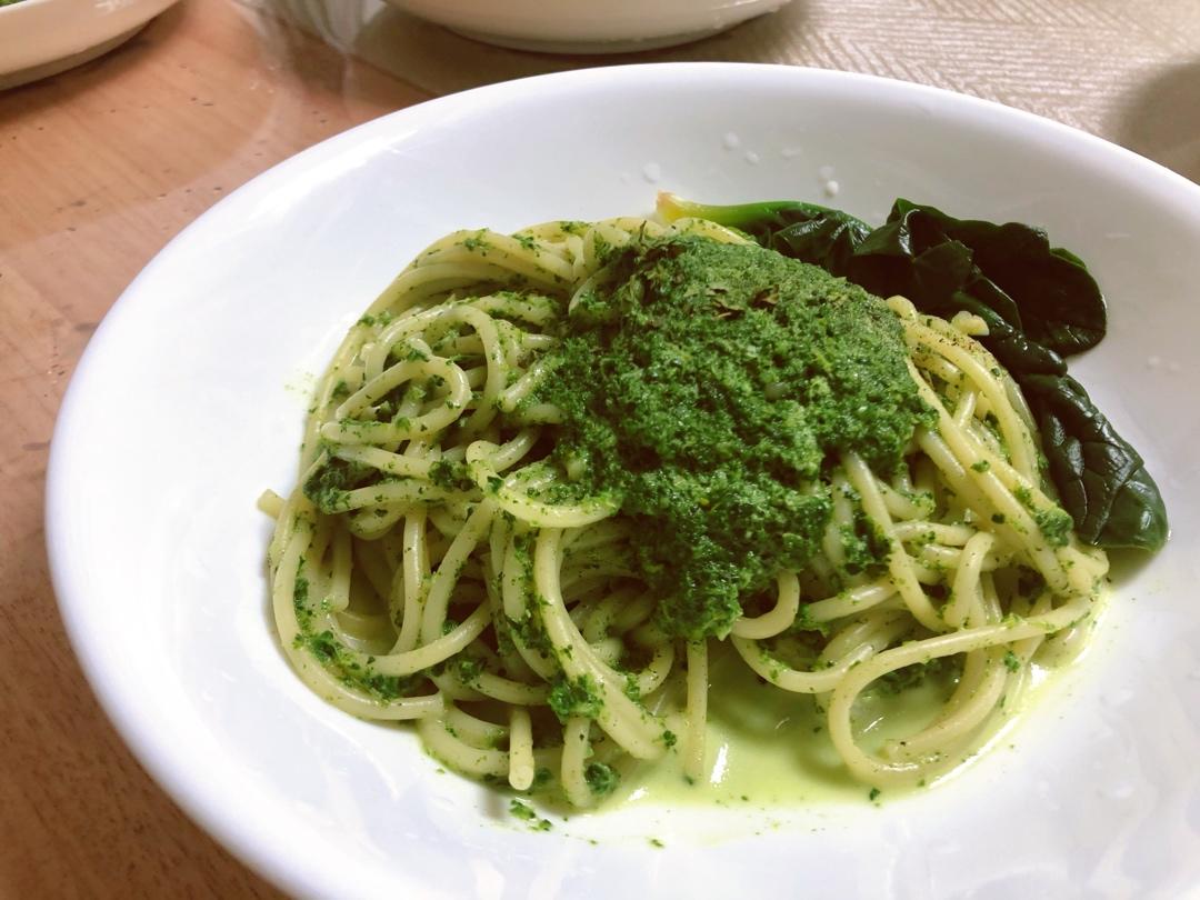 奶油菠菜汁意面