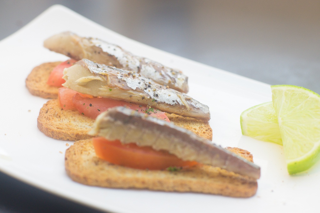 罐头鱼配小饼干