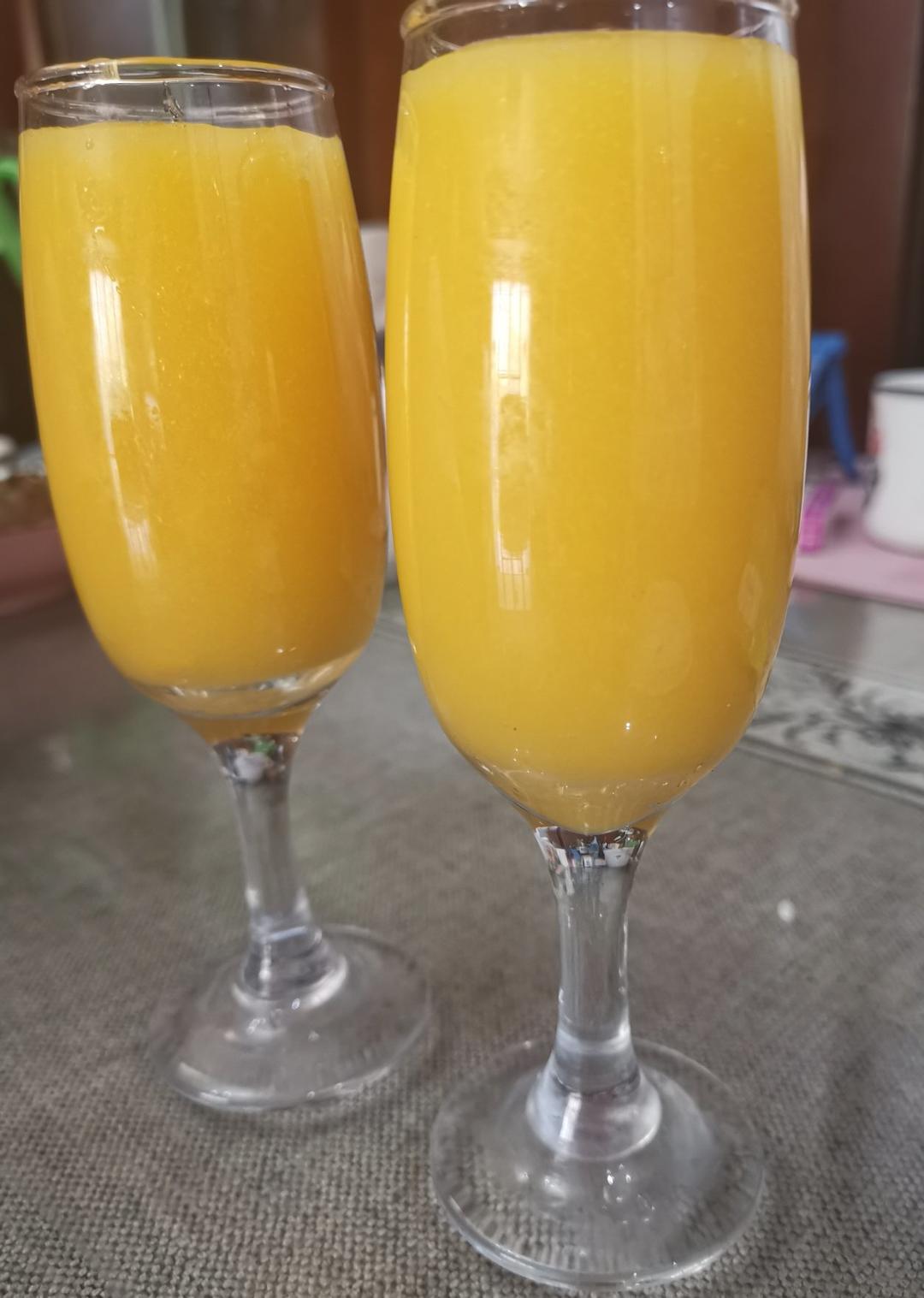 鲜榨芒果汁