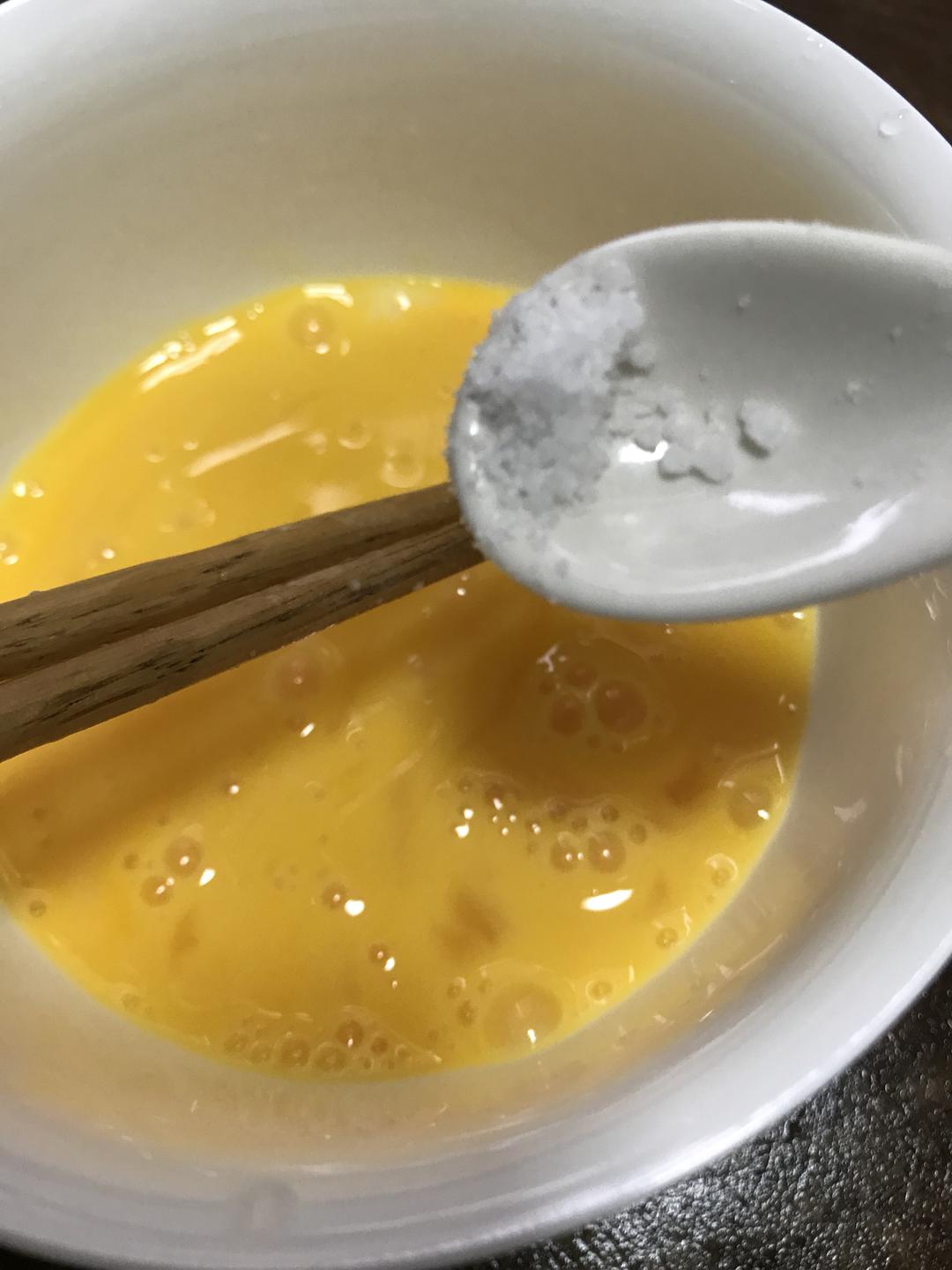 葱花肉松鸡蛋卷（超好吃，香喷喷）的做法 步骤8