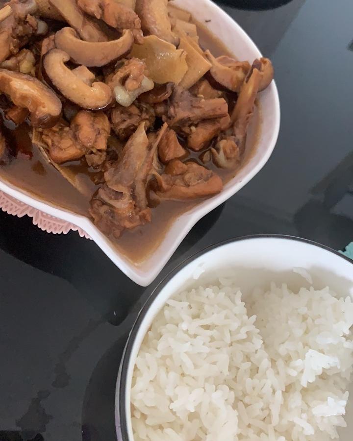 家常黄焖鸡米饭