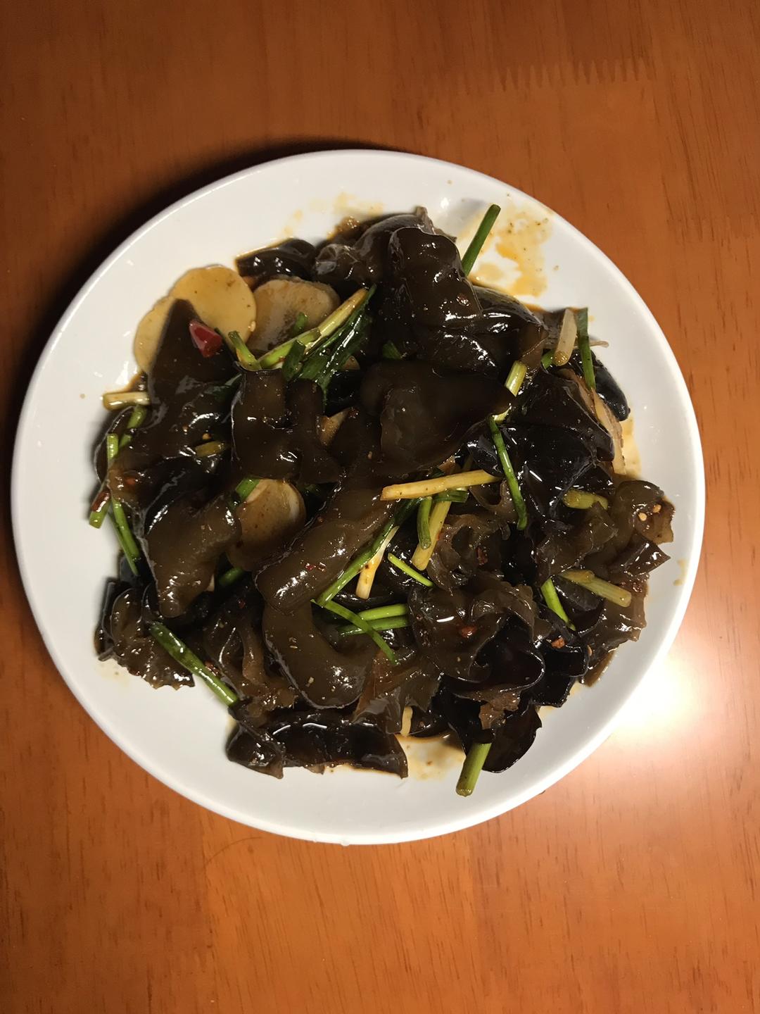 低热量的凉拌黑木耳的做法