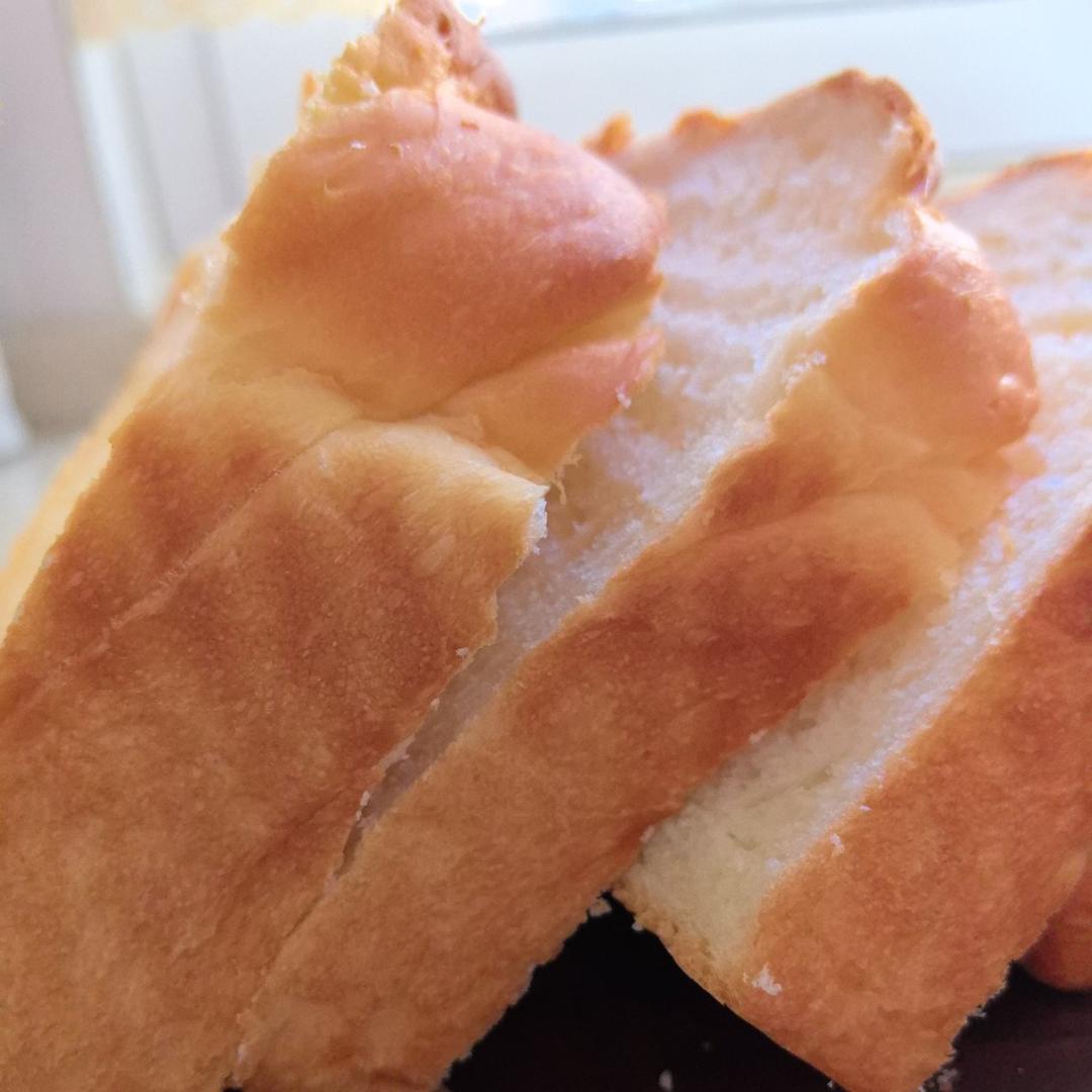 好吃到可以辞职开店的海盐黄油吐司，真的是又软又香！