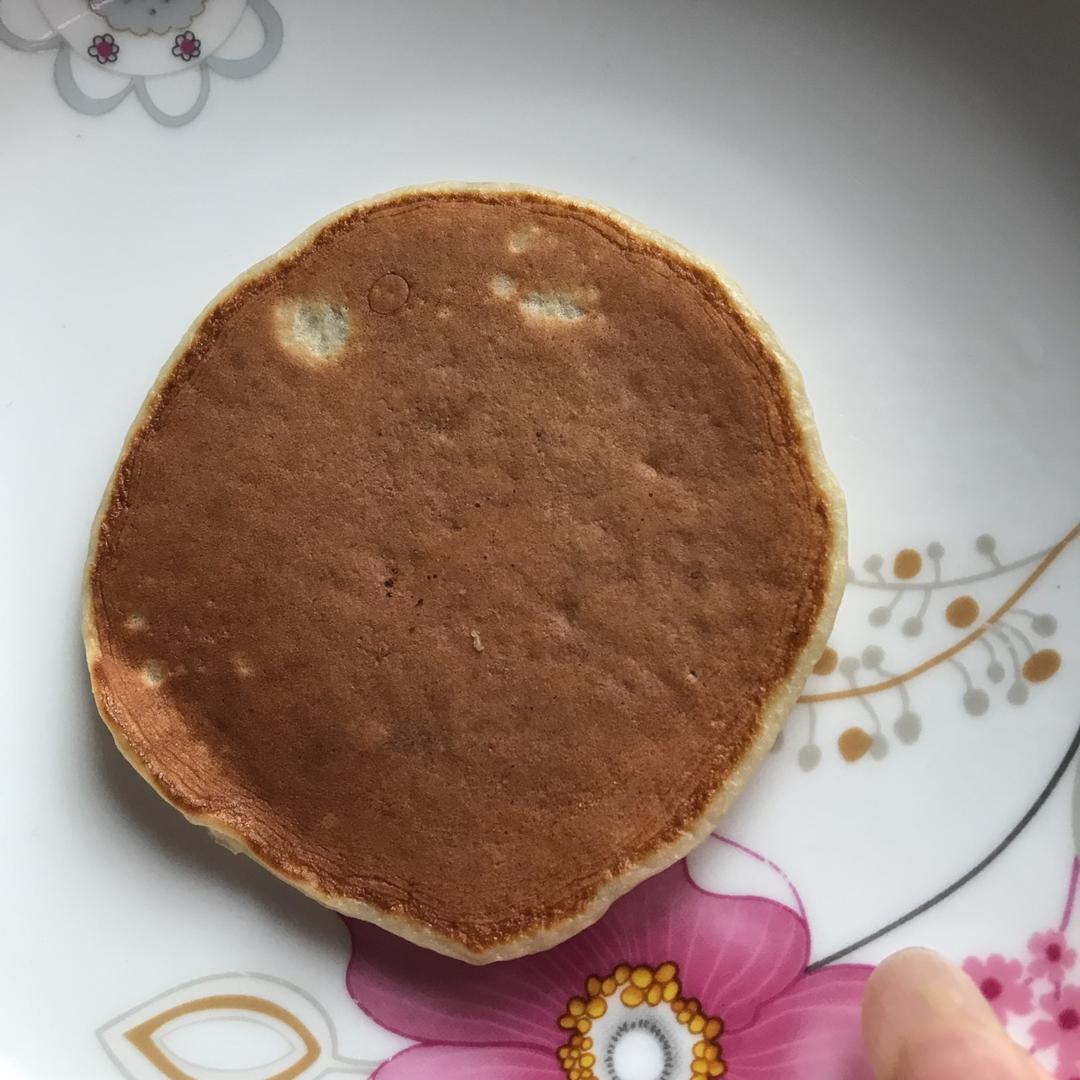 【减脂早餐】无油香蕉松饼（超简单）