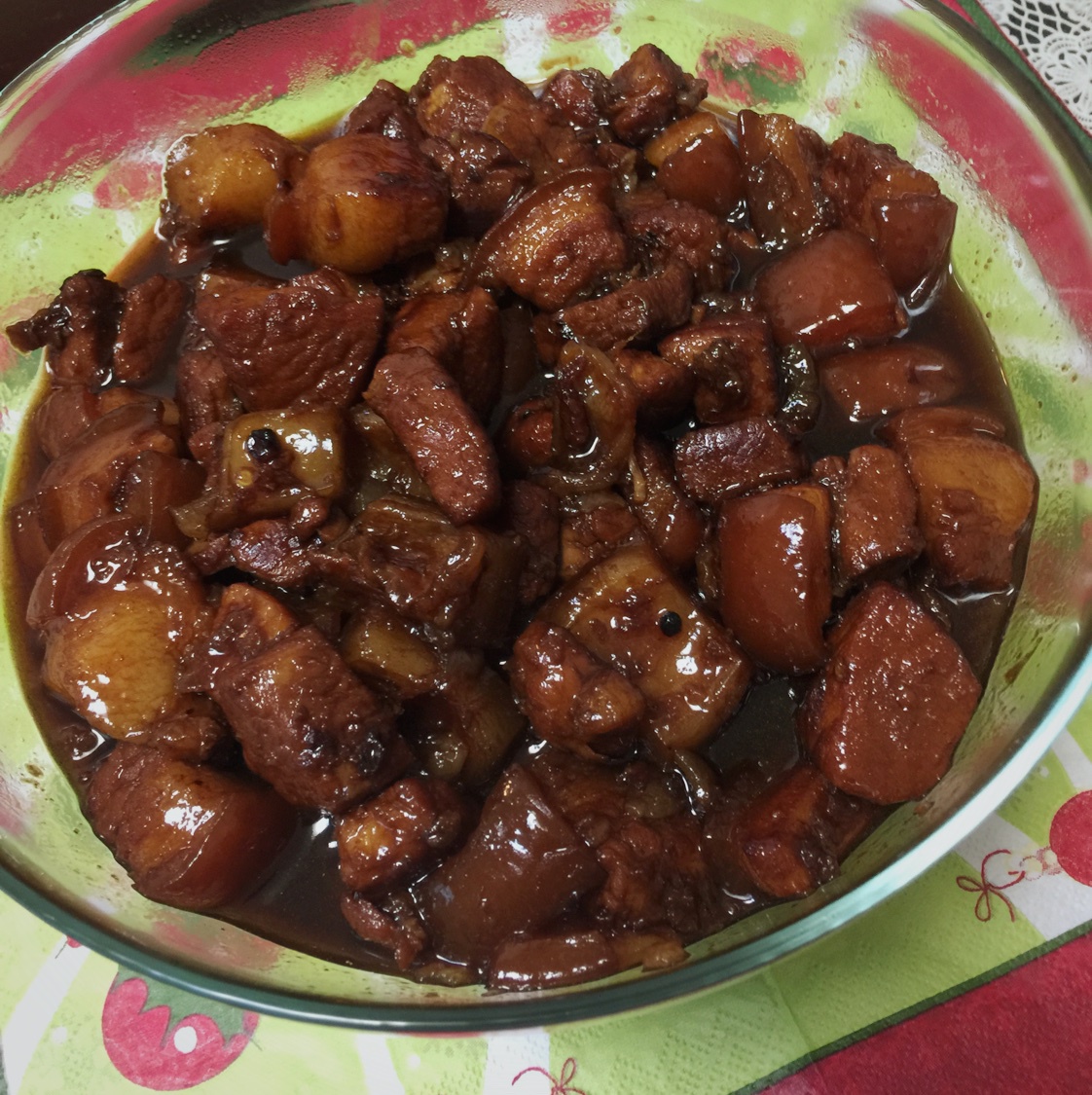 吃着碗里望着锅里的红烧肉