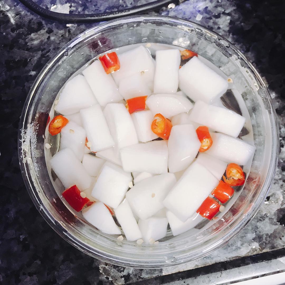 脆爽萝卜丁（开胃小菜）