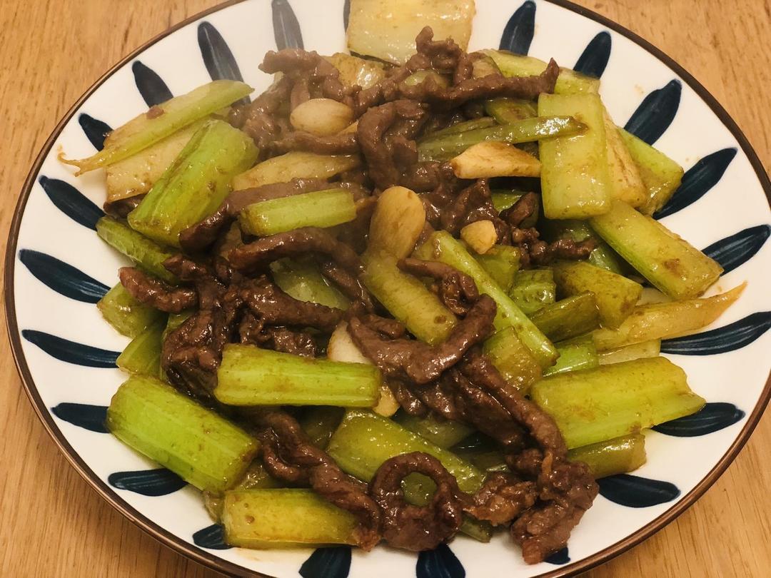 西芹炒牛肉