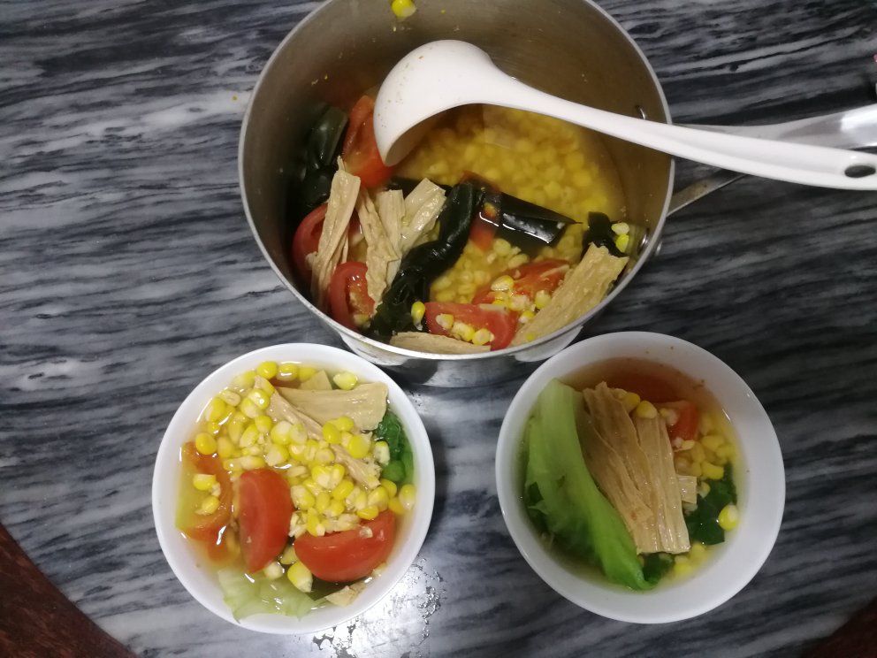 8分钟出锅，营养蔬菜汤，排毒养颜，米面馒头花卷伴侣