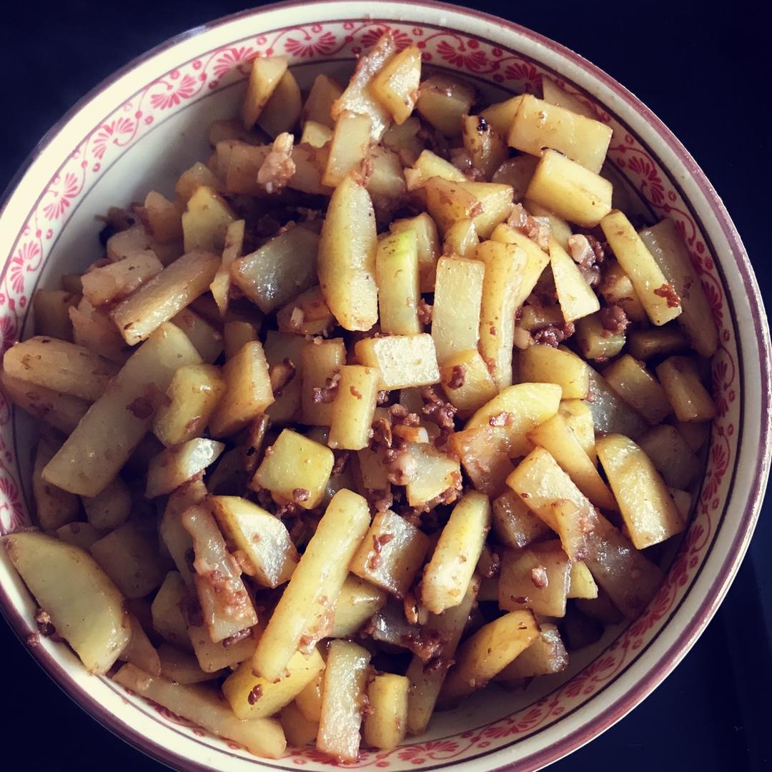 蒜薹炒土豆条