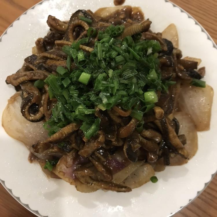 厨师长教你：“响油鳝丝”的家常做法，味道非常赞