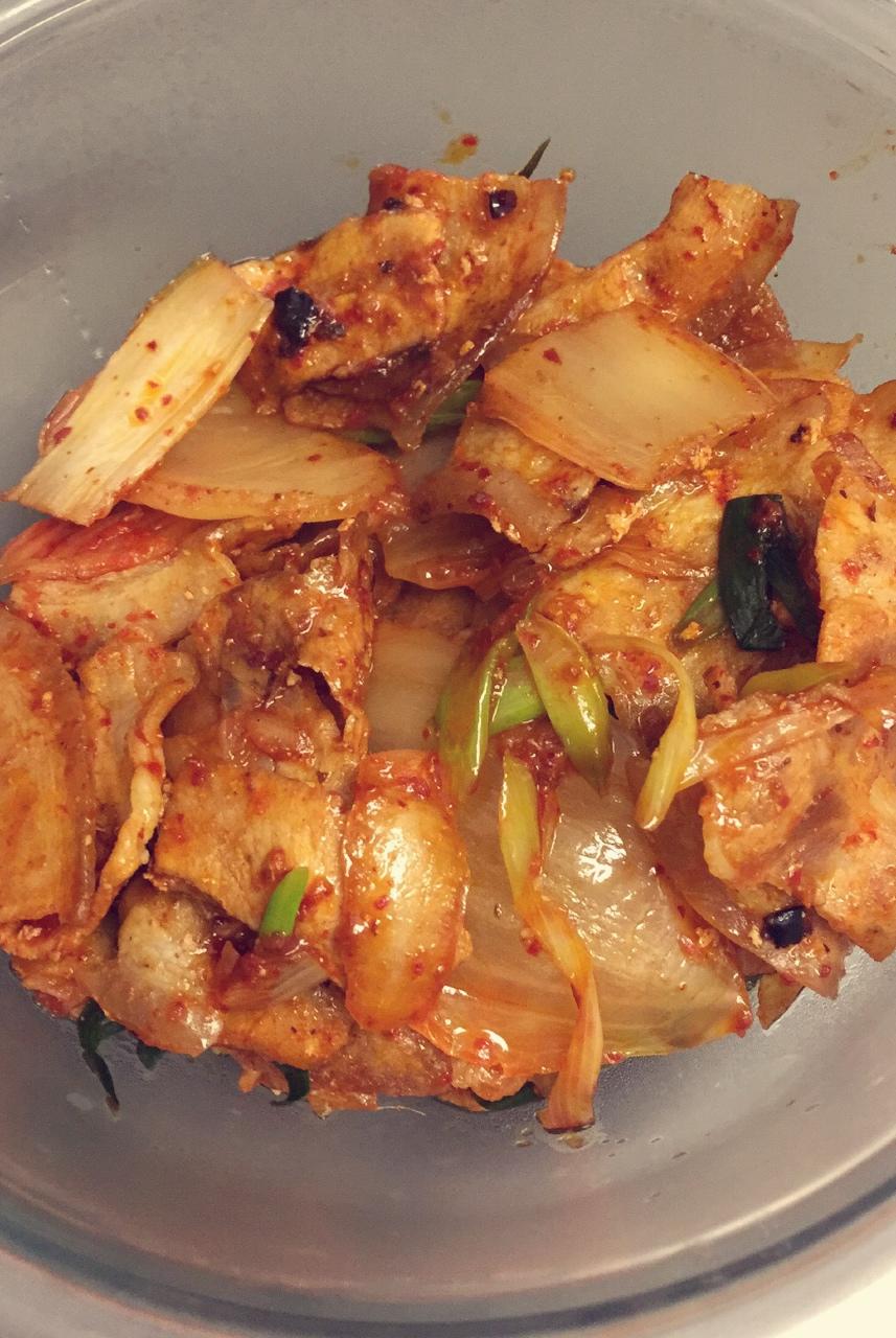 辣白菜炒五花肉