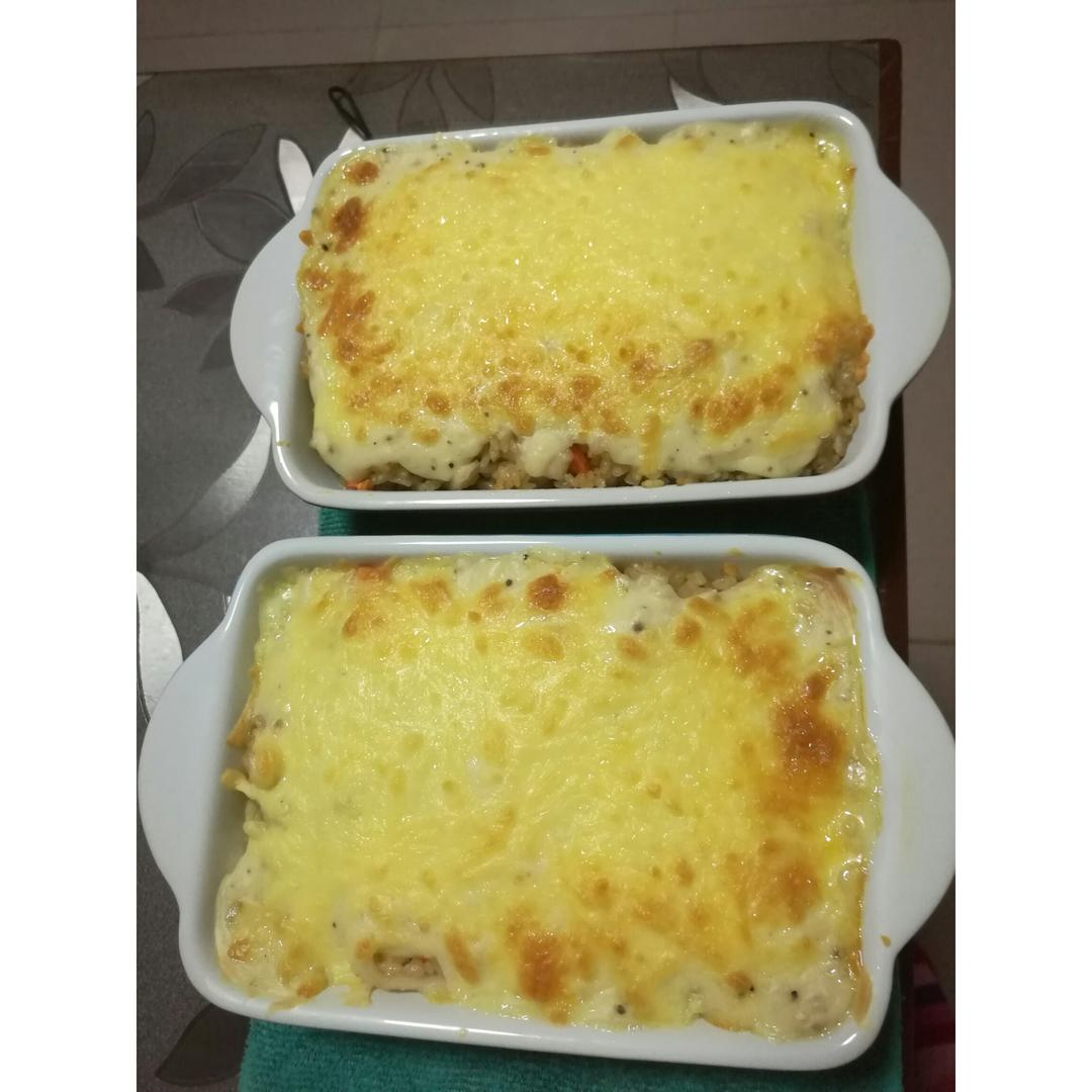 海鲜焗饭 Seafood Fried Rice with Cheesy Topping