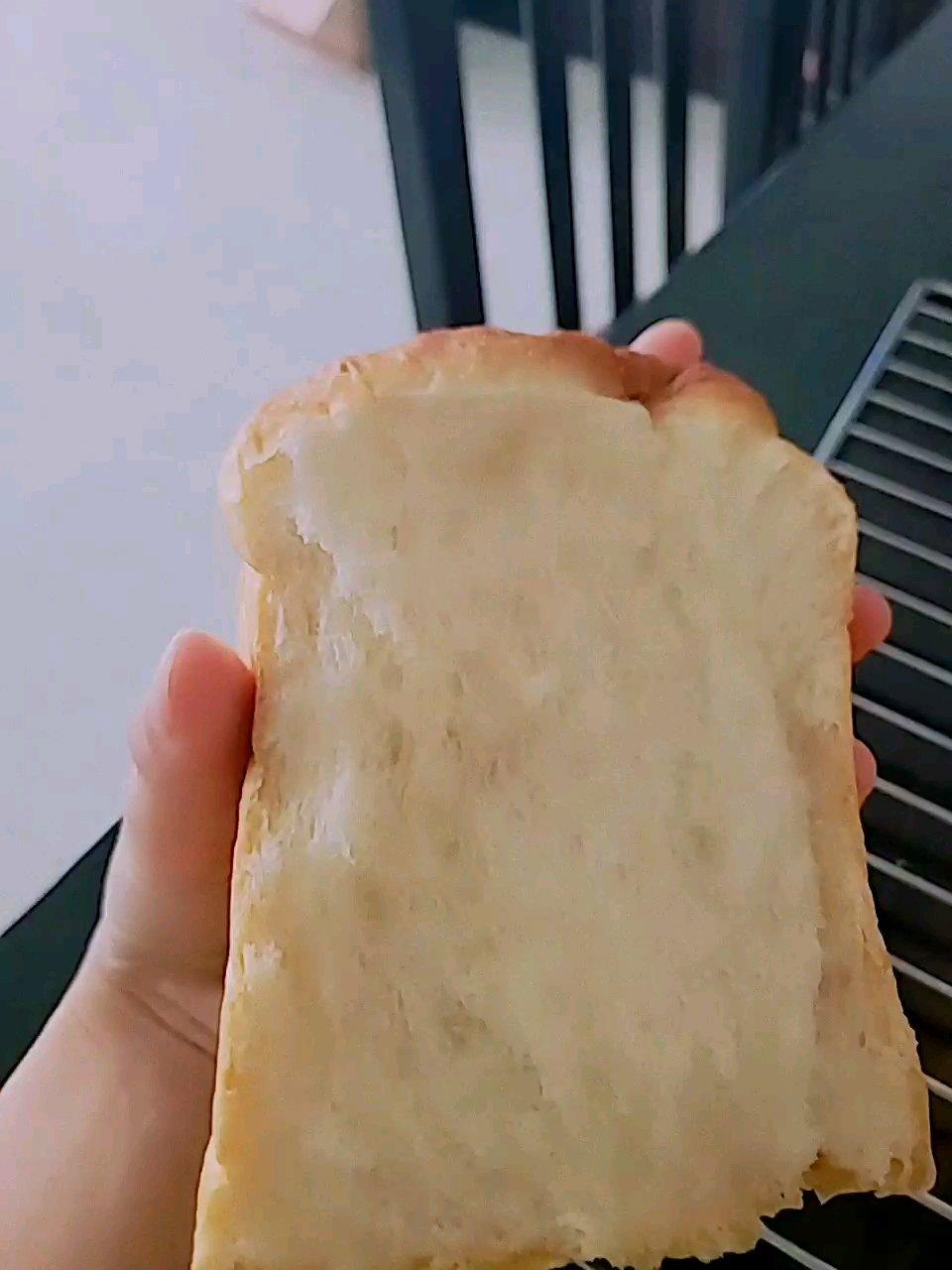 软到拿不起来的生吐司
