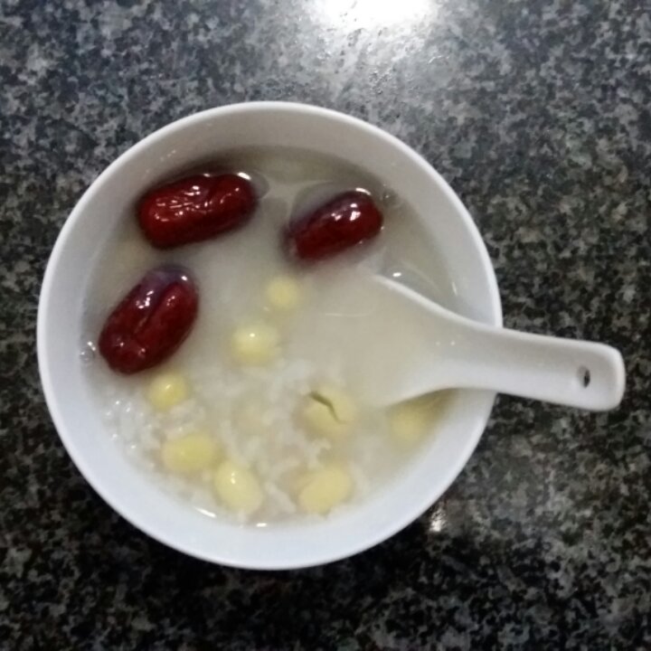 做过 红枣莲子粥 正好是吃莲子的季节,没去