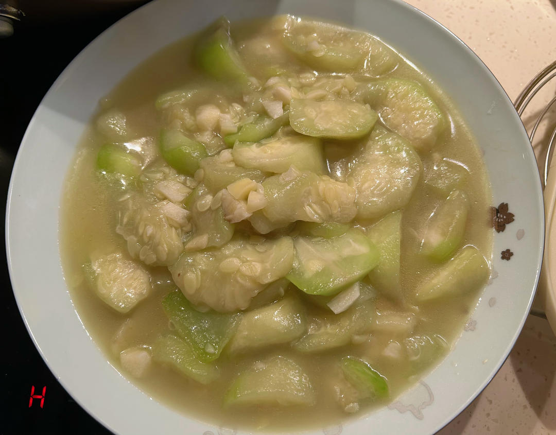 素炒丝瓜|这样做绝了！简单又好吃！