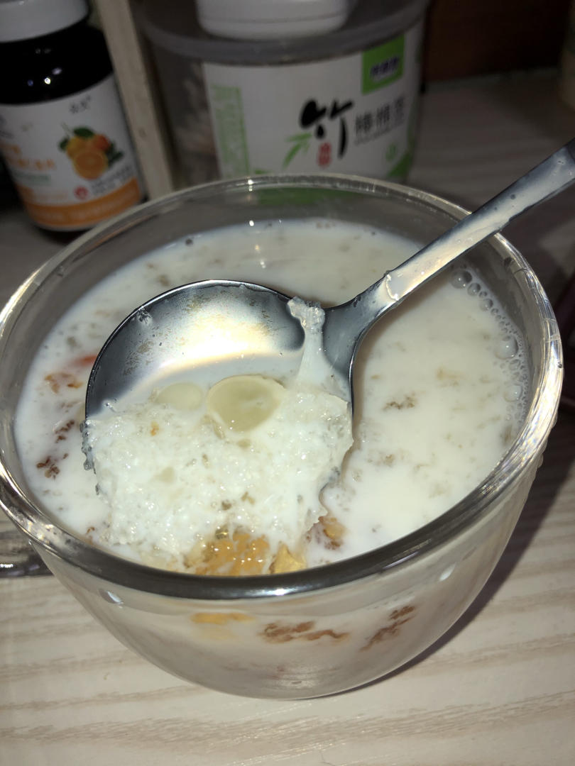 桃胶皂角米雪燕美颜羹